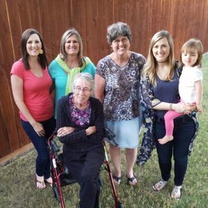 Meet your Posher, Lois